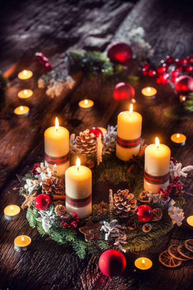 Old fashioned Christmas wreath with candles