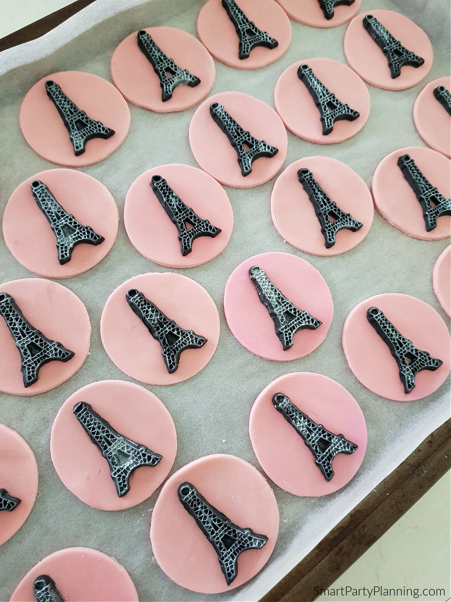 Eiffel Tower Fondant Toppers